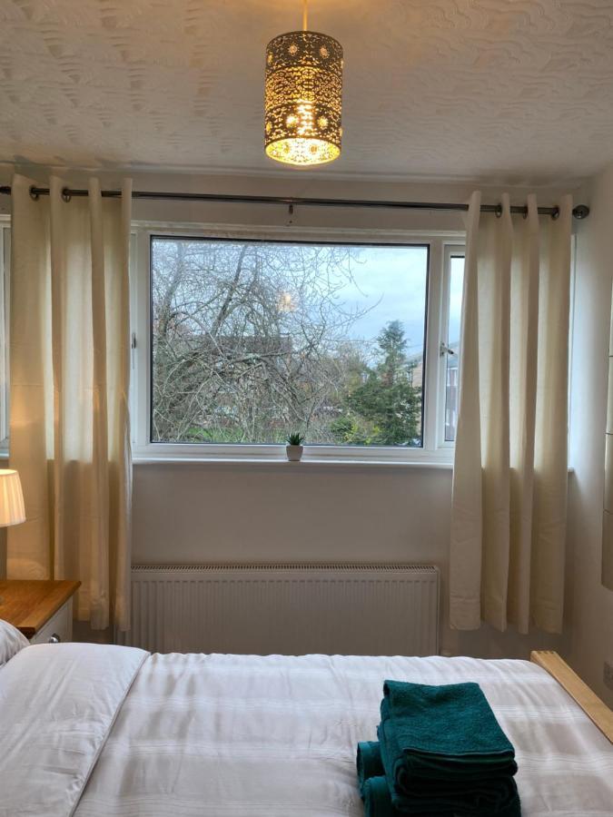 1 Luxurious Double Bedroom With Private Shower Reading Exterior foto